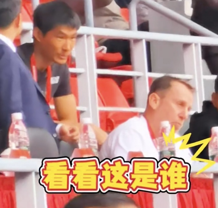  久尔杰维奇现身盐城，现场观看中国U22国足vs韩国
